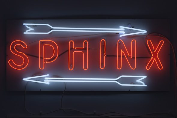 Alexandra Hopf: ‘Sphinx’, 2016, neon tubes, 80×36 cm // Photo by Stephanie Kloss